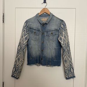 Artisan De Luxe Jean Jacket Womens Sz S Blue Embroidered Sleeve Denim Boho Fest